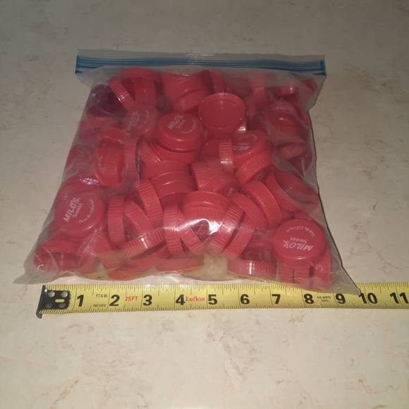 Bottle Caps Lids Screw On Plastic Milos Sweet Tea Gallon Size Bag Craft Project - Picture 3 of 5